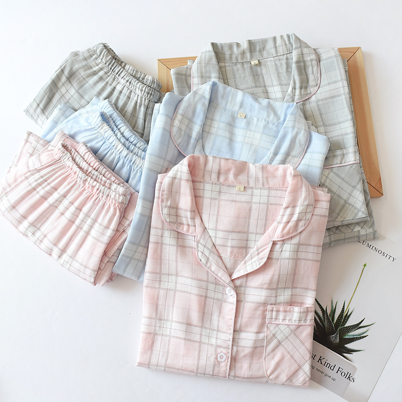 Lovers Spring New Pajama Set Plaid 100% Gauze Cotton Pijamas Men And Women's Couple Sleepwear Turn-Down Collar Household Wear, Short women blue
Lovers Spring New Pajama Set Plaid 100% Gauze Cotton Pijamas Men And Women's Couple Sleepwear Turn-Down Collar Household Wear, Short women blue