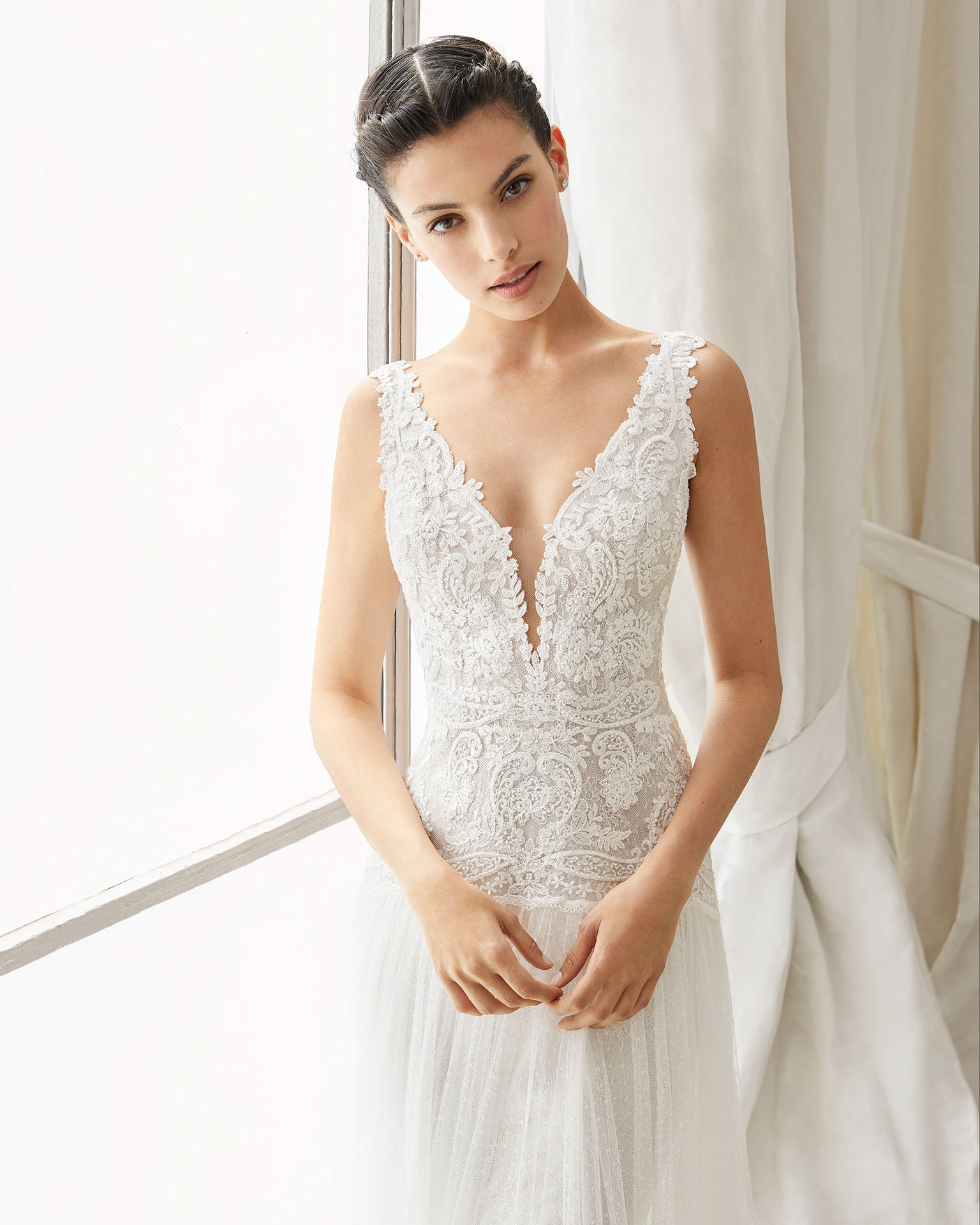 2019 Gali Karten Bohemia Wedding Dresses V Neck Sexy Backless A Line Lace Appliques Beach Wedding Dress Spot Tulle Plus Size Bridal Gowns