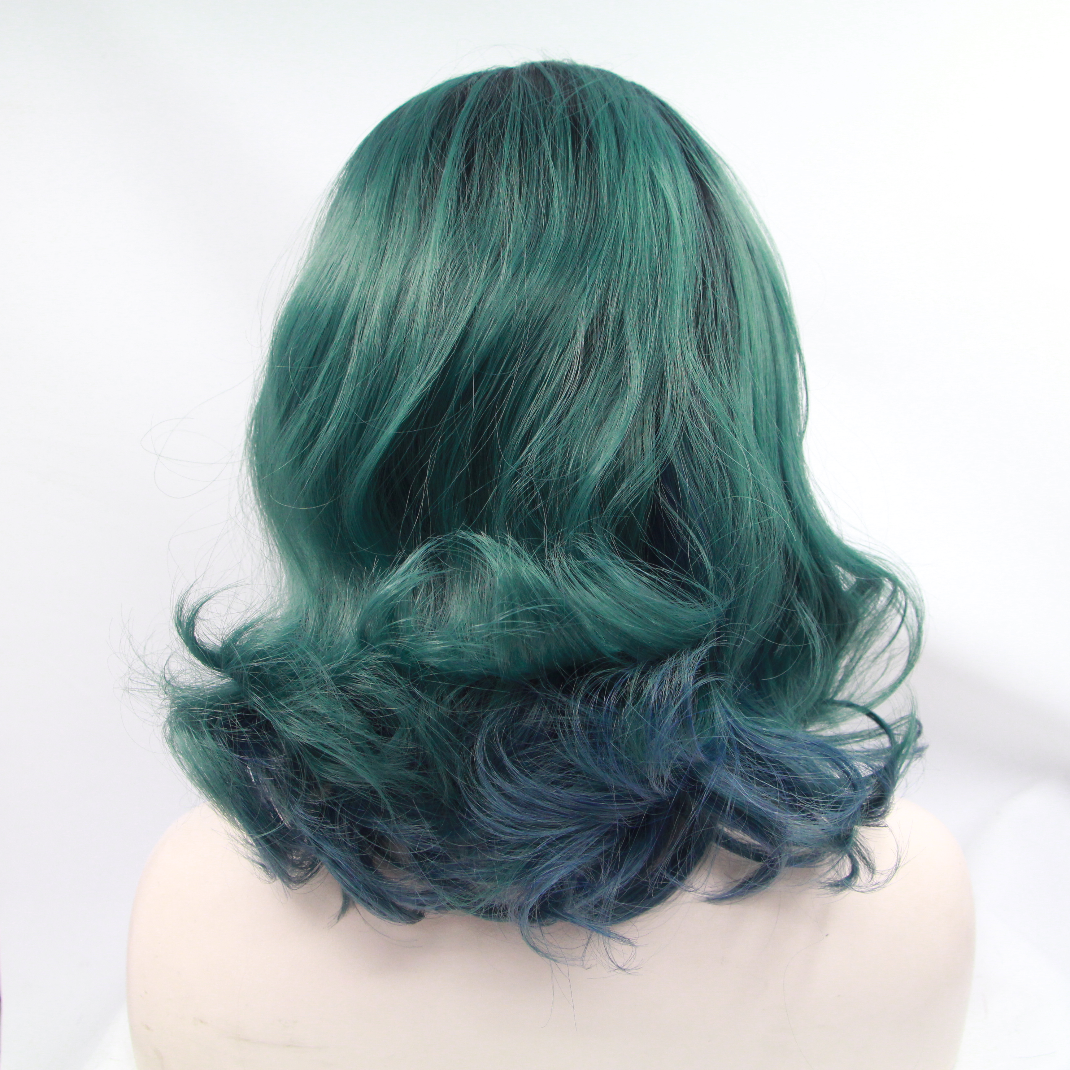 2020 Fashion Dark Green Wavy Synthetic Wig 14 inch Short Cosplay Women Wig Costume Heat Resistant Halloween Party Wig Natural Wave