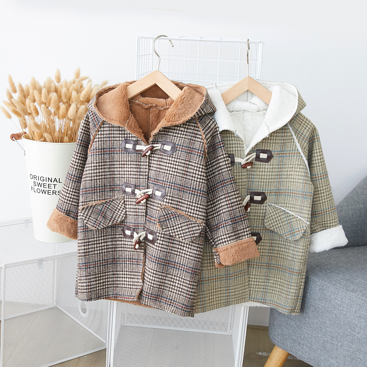 New Arrival Winter England Plaid Cotton Thickened Velvet Warm Long Style Hooded Coat for Fashion Cute Sweet Baby Girls and Boys
New Arrival Winter England Plaid Cotton Thickened Velvet Warm Long Style Hooded Coat for Fashion Cute Sweet Baby Girls and Boys