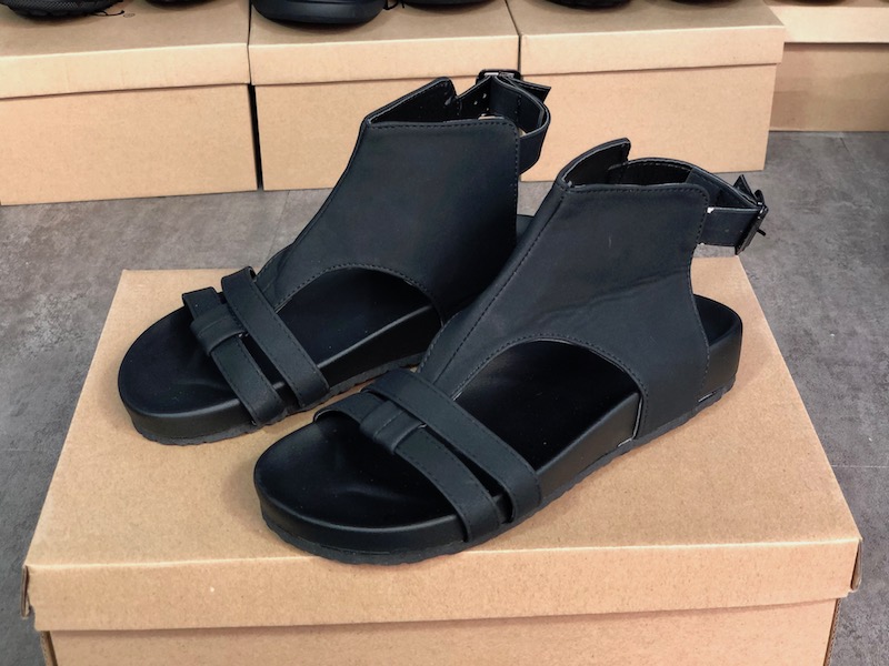 Luxury Sandal Designer Black Slide Fashion Women Slipper Platform Sandale 5 Color Women Designer Sandals Beach Slip-on Shoes Leather Rubber