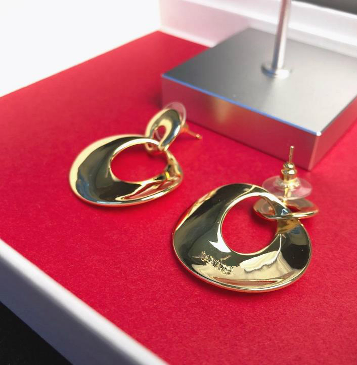 Women jewelry PRECLOUS earrings plated 18k gold retro simple sequins pendant earrings summer new products
Women jewelry PRECLOUS earrings plated 18k gold retro simple sequins pendant earrings summer new products