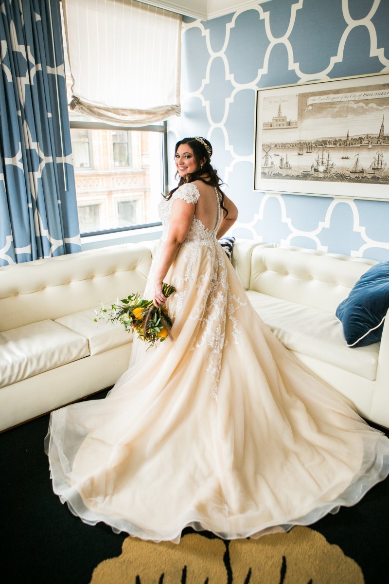plus size champagne wedding dresses lace appliques cap sleeves floor length bridal gowns beach wedding dress robe de marie