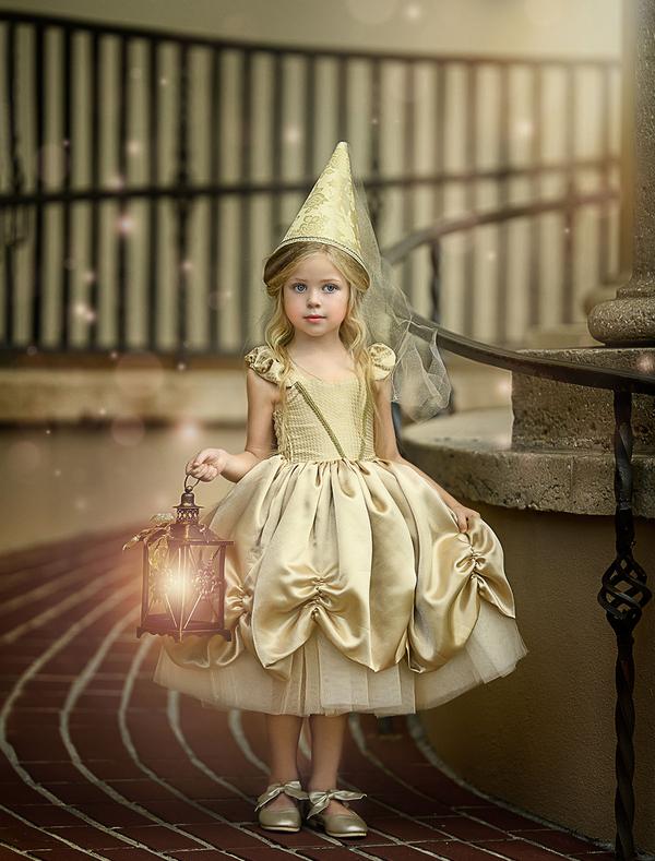 2019 First Holy Communion Dresses Cute Little Flower Girl Dress Cap Sleeves Square Neck Lace Ruffles Birthday Party Girls Pageant Gowns