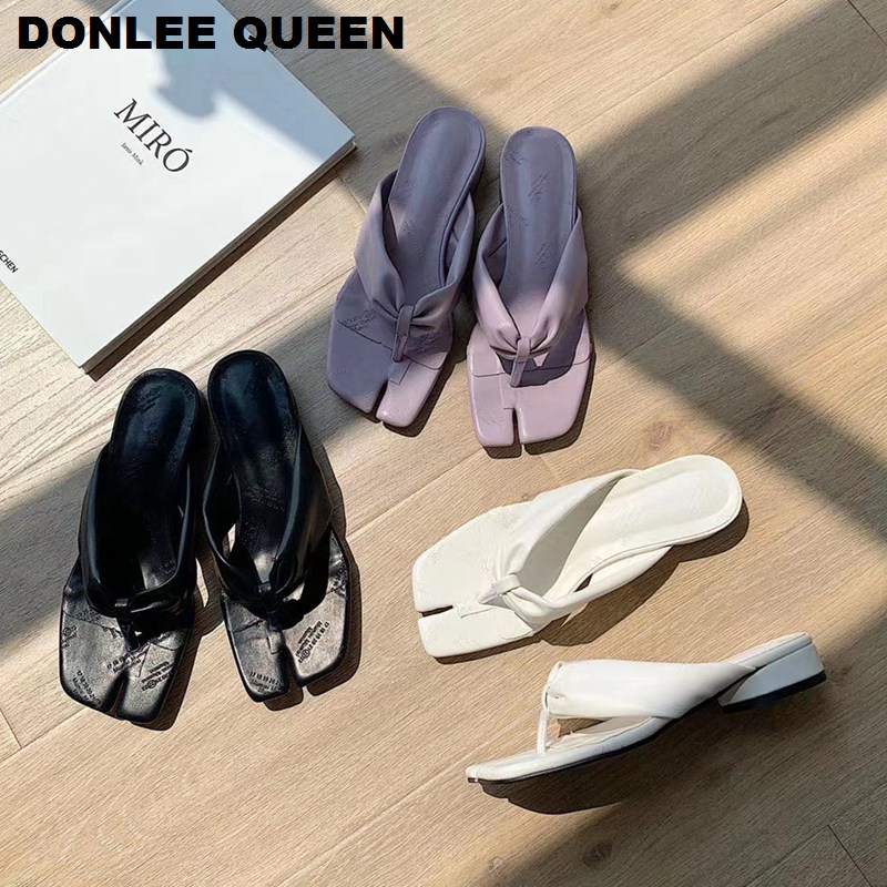 2020 New Summer Slippers Women Low Heel Slide Split Toe Slipper Outdoor Flip Flops Brand Sandals Causal Shoes Women Sandal Mujer, Black
2020 New Summer Slippers Women Low Heel Slide Split Toe Slipper Outdoor Flip Flops Brand Sandals Causal Shoes Women Sandal Mujer, Black