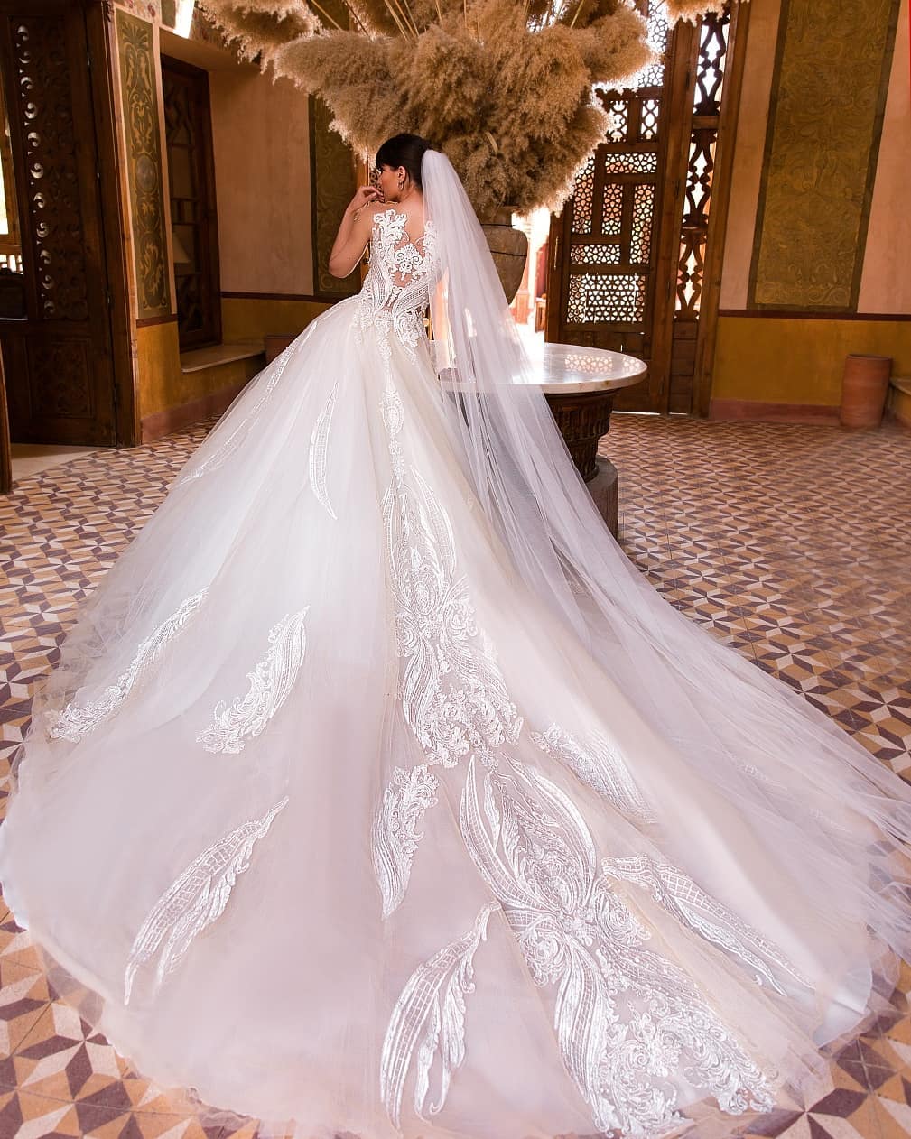A Line Gorgeous Beaded Lace Wedding Dresses Sheer Off The Shoulder Appliqued Bridal Gowns Chapel Train Tulle Robe De Marie ppliqued