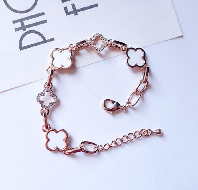 Designer 18K Gold Color Clover Crystal Bracelet Korean Fashion Luxury Charm Bracelet Women Jewelry Birthday Party Gift Wholesale Price
Designer 18K Gold Color Clover Crystal Bracelet Korean Fashion Luxury Charm Bracelet Women Jewelry Birthday Party Gift Wholesale Price