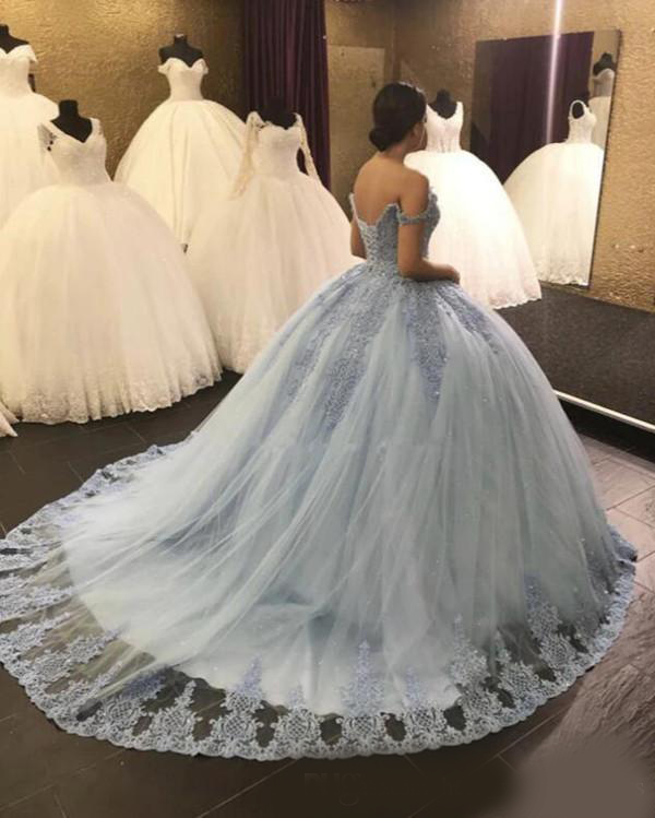 2020 Quinceanera Dresses Ball Gown Off Shoulder Lace Applique Sweet 16 Gowns Sweep Train Backless Prom Party Gowns
