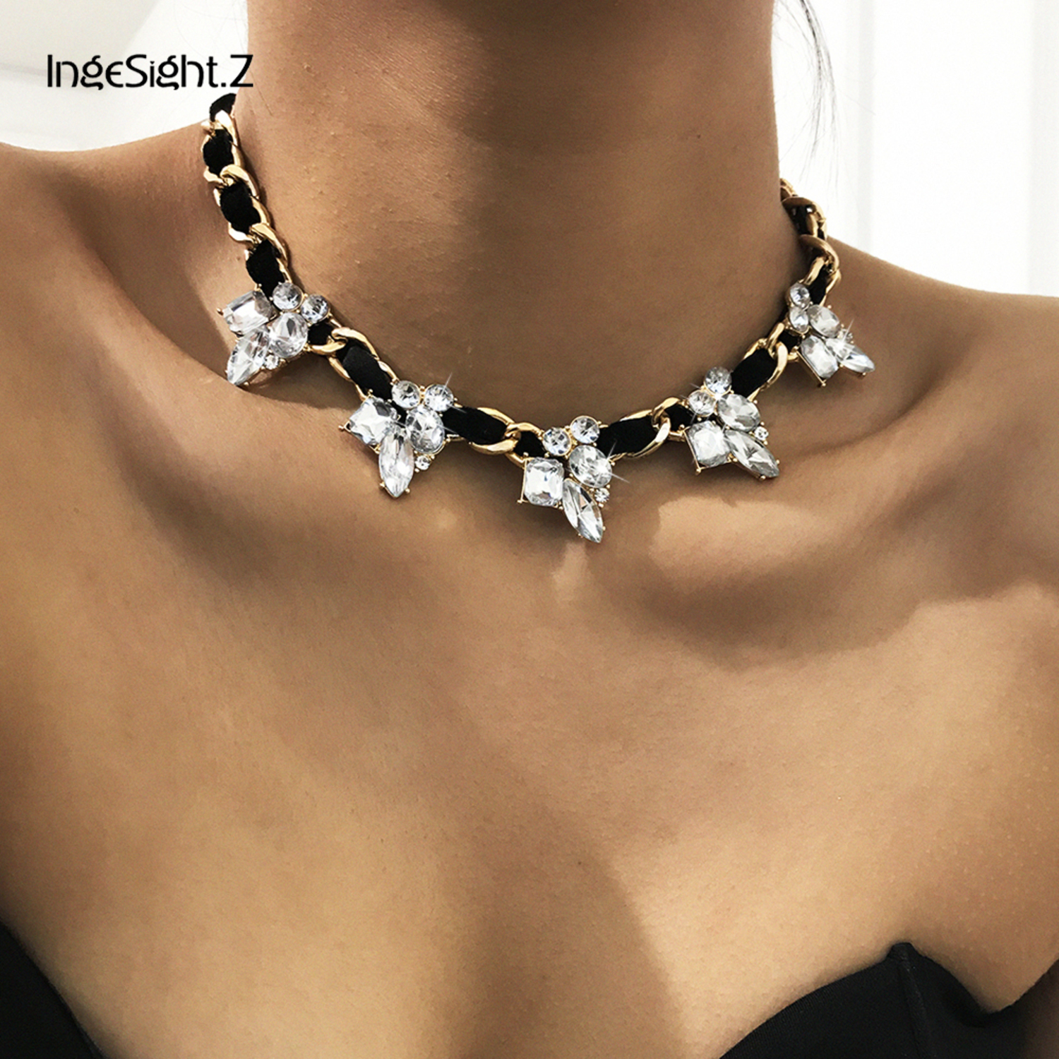 Luxury Shiny Rhinestone Crystal Pendant Necklace Vintage Curb Cuban Thick Chunky Pu Leather Choker Necklaces Jewelry
Luxury Shiny Rhinestone Crystal Pendant Necklace Vintage Curb Cuban Thick Chunky Pu Leather Choker Necklaces Jewelry