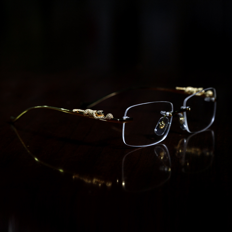 Wholesale-designer optical frames Leopard Gold buffalo horn glasses women eyeglasses men sunglasses designer glasses clear lense Frameless
Wholesale-designer optical frames Leopard Gold buffalo horn glasses women eyeglasses men sunglasses designer glasses clear lense Frameless