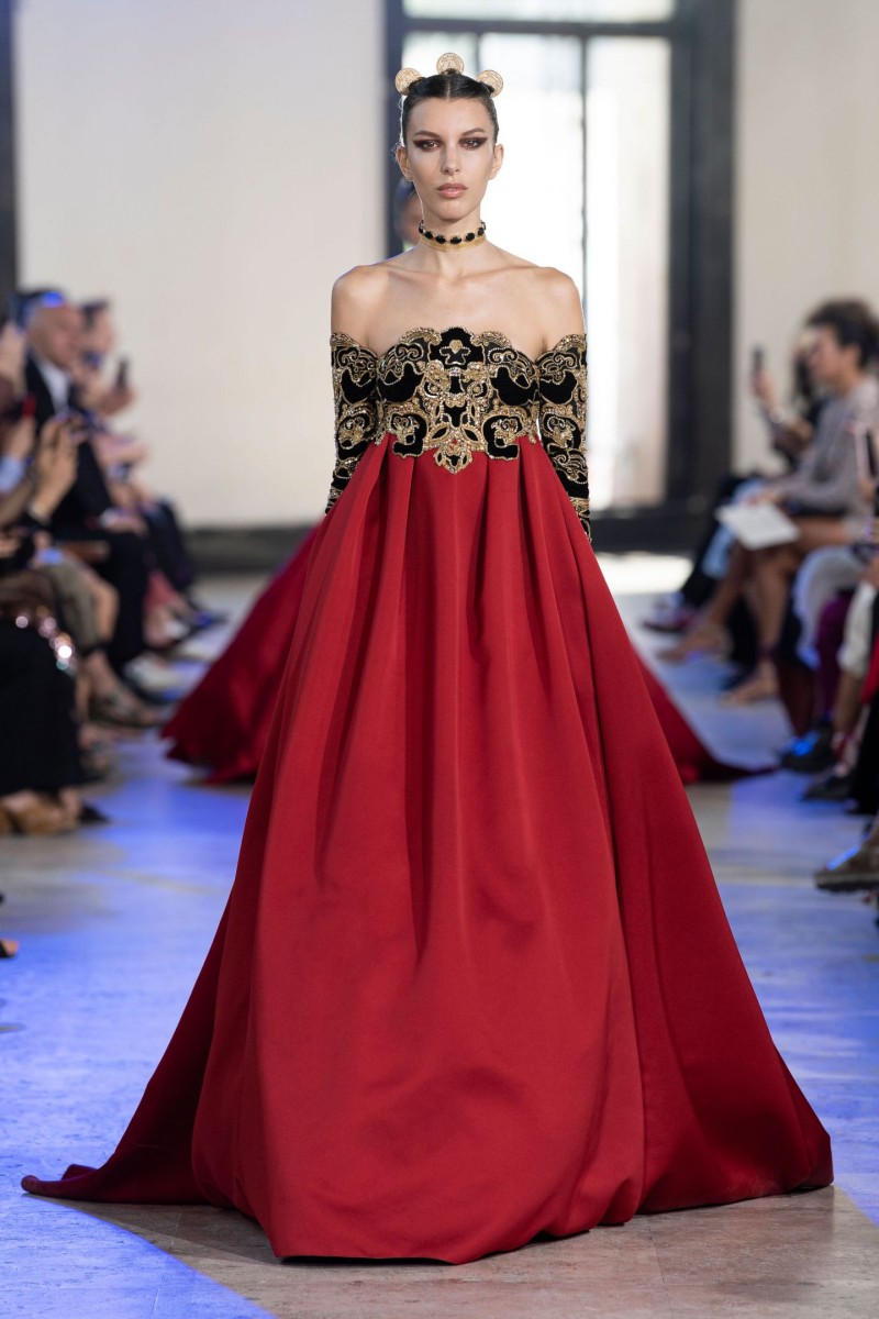 Unique Design Strapless Prom Dresses Formal Golden Appliqued Satin Evening Dresses Sweep Train Long Sleeves Party Dress