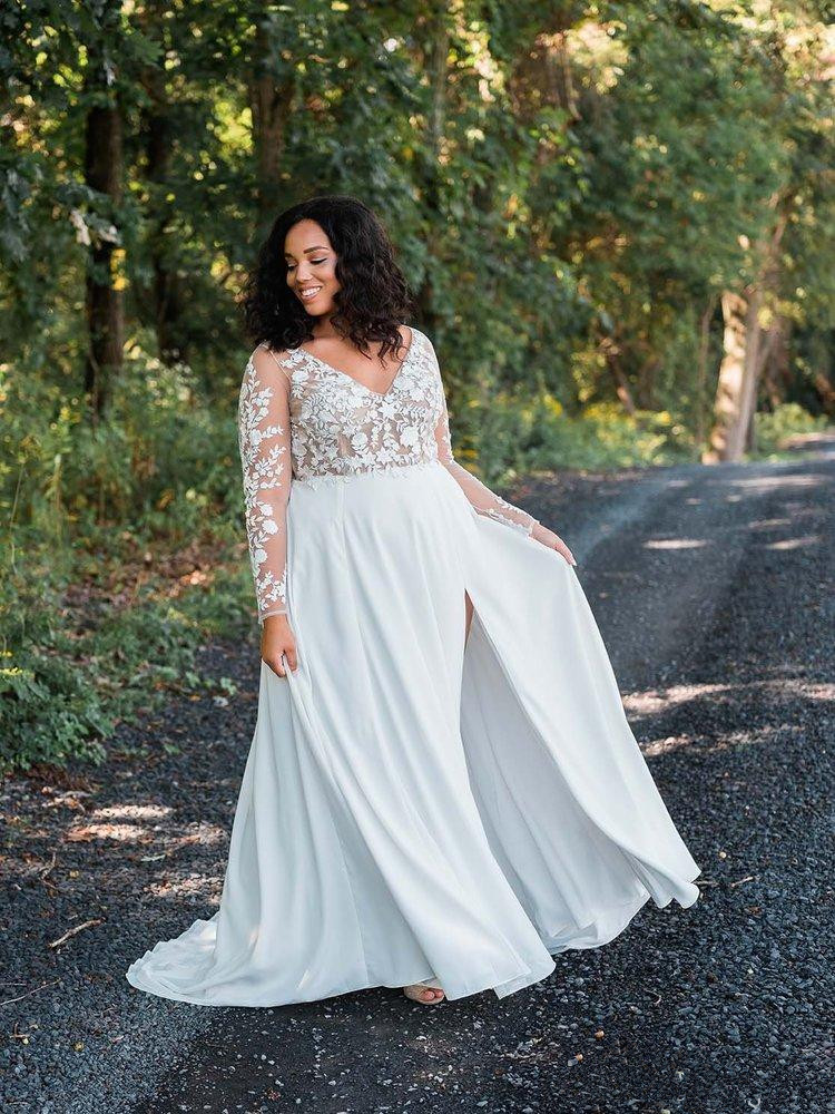 plus size wedding dresses a line v neck lace appliqued side split bohemian beach garden wedding dress long sleeve bridal gowns