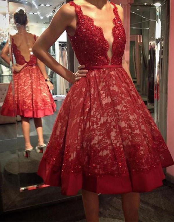 Elegant 2018 Lace Cocktail Dresses Red Scalloped V Neck Puffly A Line Knee Length Shiny Scattered Beads Homecoming Dresses