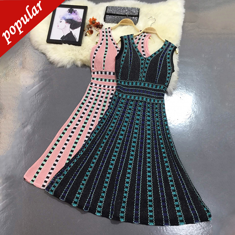 2019 Women Spring Summer New V-neck Lurex Plaid Pattern Knitted Dress Color Block Sleeveless Dresses Female, Black;gray
2019 Women Spring Summer New V-neck Lurex Plaid Pattern Knitted Dress Color Block Sleeveless Dresses Female, Black;gray