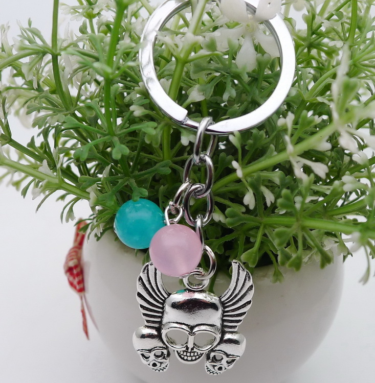 Alloy Human Skeleton Head Crystal Hip-hop Key Buckle Key Pendant Buckle Ancient Silver Ornaments Parts
Alloy Human Skeleton Head Crystal Hip-hop Key Buckle Key Pendant Buckle Ancient Silver Ornaments Parts