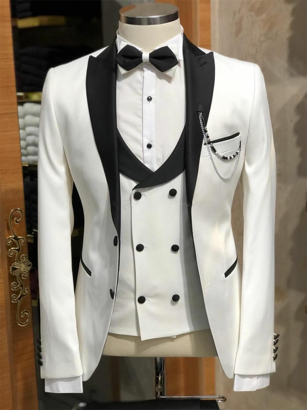 High Quality Two Buttons Ivory Wedding Men Suits Peak Lapel Three Pieces Business Groom Tuxedos (Jacket+Pants+Vest+Tie) W1090