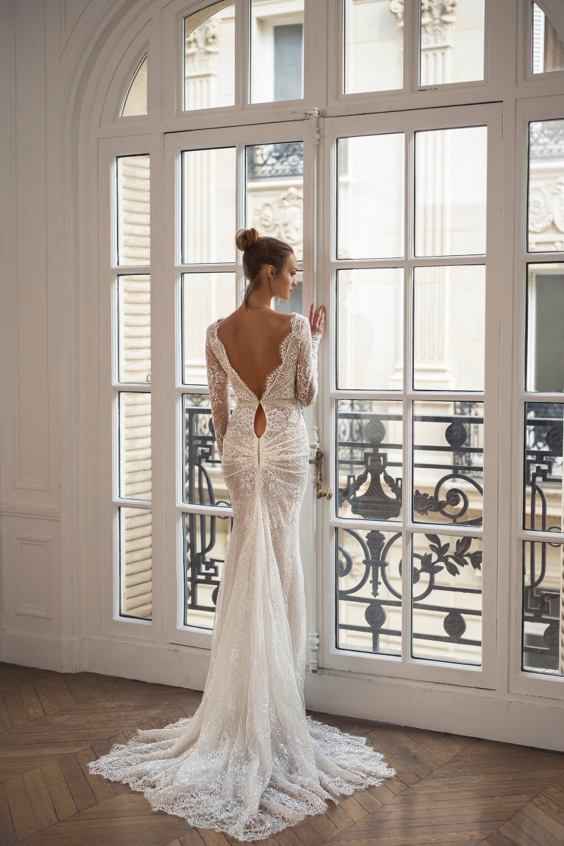 2020 Gorgeous Mermaid Wedding Dresses V Deep Neck Long Sleeve Sequins Beads Appliques Lace Bridal Dresses Sweep Train Wedding Dress