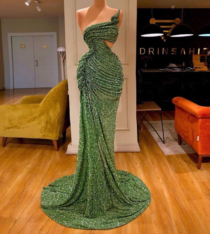 2020 Green Mermaid Prom Dresses Lace Glitter Beads One Shoulder High Side Split Evening Dress Tiered Skirts Ruffles Sexy Robe de soriee