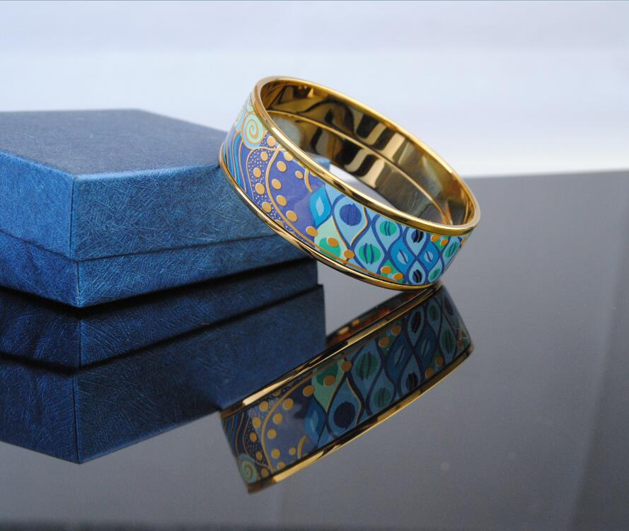 New Sea blue heart series 18K gold-plated enamel bangle bracelet for woman Top production bracelets bangles width 20mm Fashion jewelry
New Sea blue heart series 18K gold-plated enamel bangle bracelet for woman Top production bracelets bangles width 20mm Fashion jewelry
