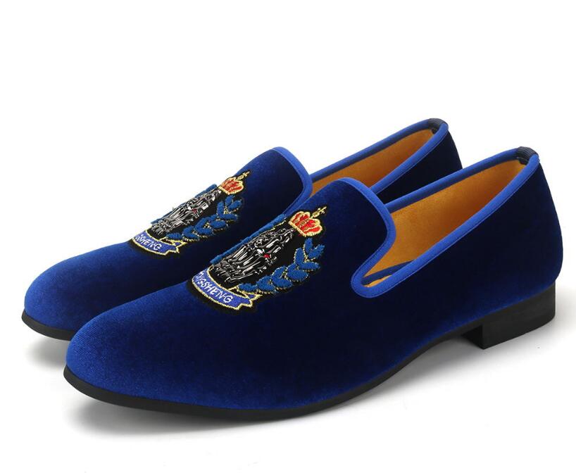 New style fashion men loafers with gold embroidery handmade men velvet shoes party and wedding men's flat 38-46, Blue
New style fashion men loafers with gold embroidery handmade men velvet shoes party and wedding men's flat 38-46, Blue