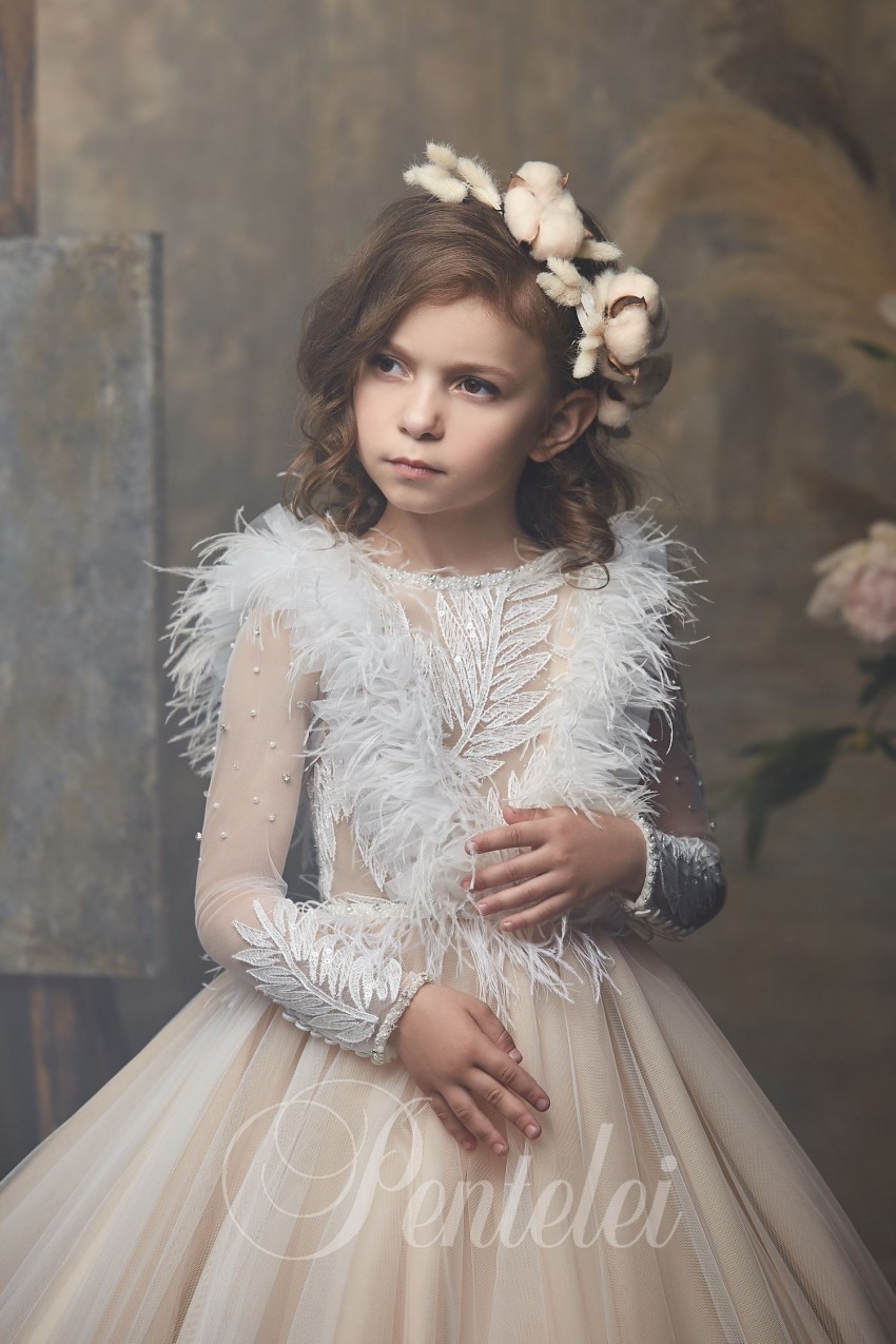 Hot Sale Feather Ball Gown wer Girl Dresses For Wedding Beaded Bateau Neck Appliqued Toddler Pageant Gowns Long Sleeves Kids Prom Dress