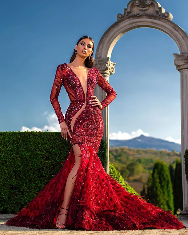 Red Mermaid Evening Dresses V Neck Beaded Sequins Feather Long Sleeves Lumbar Prom Dress Ruffle High Split Sweep Train Formal Party Gown