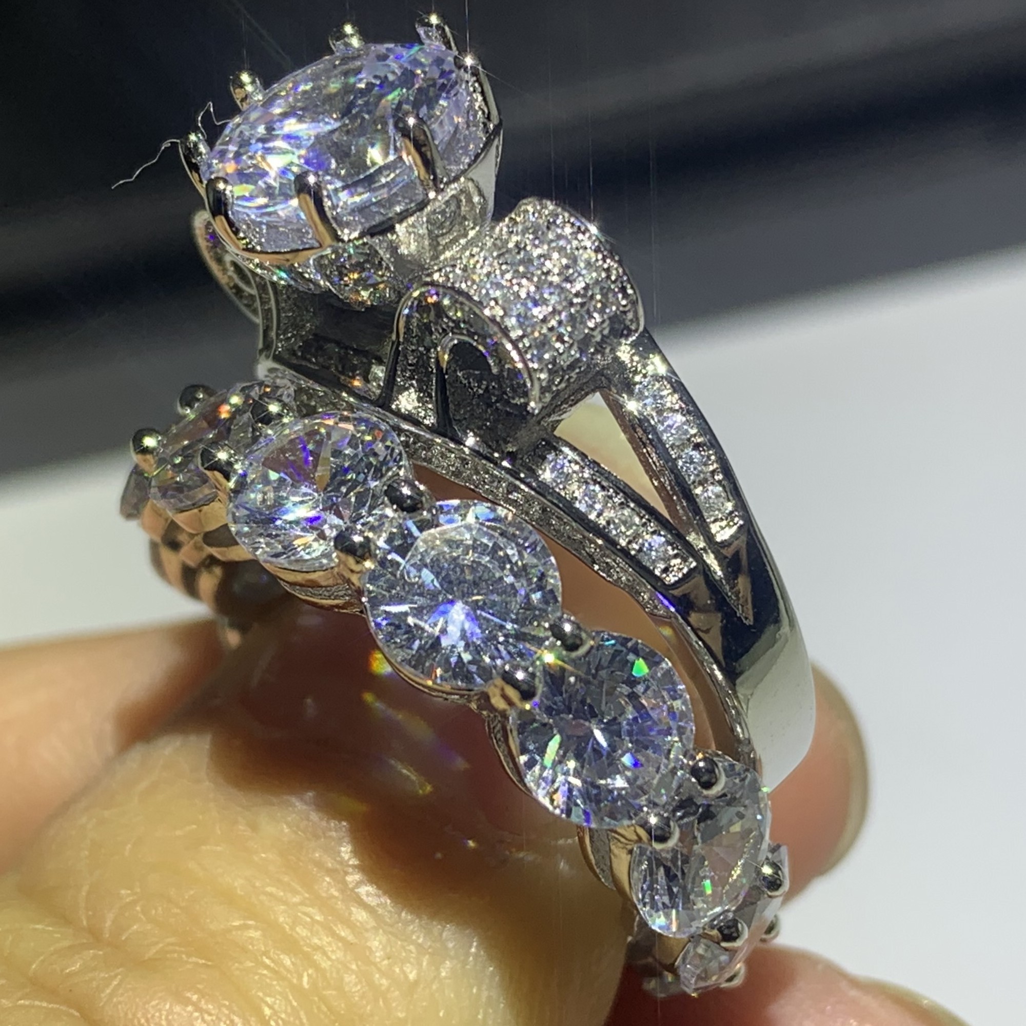 Victoria Wick Sparkling Luxury jewelry 925 Sterling Silver Round Cut White Topaz CZ Diamond Couple Rings Eternity Women Wedding Bridal Ring