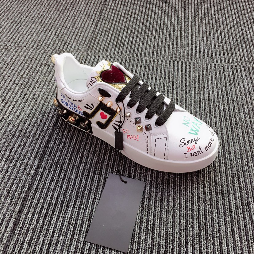 DG 2021 European embroidered men's Casual Shoes, low-top sports and leisure ladies' snake pattern red sole sneakers size 34-45, 01
DG 2021 European embroidered men's Casual Shoes, low-top sports and leisure ladies' snake pattern red sole sneakers size 34-45, 01
