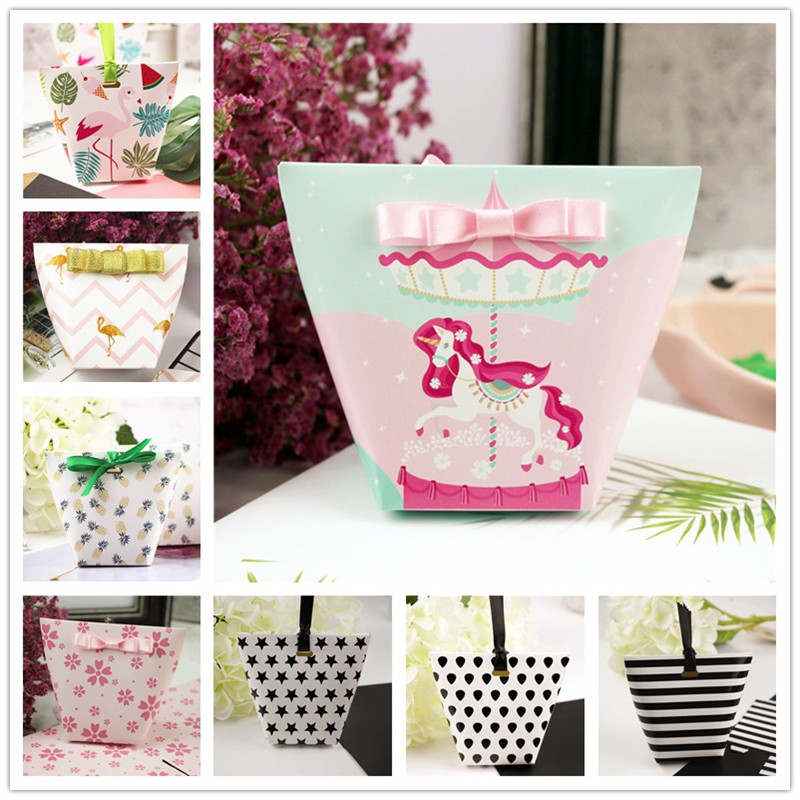 100/50ps Paper Candy Boxes Dragee Gift bags Wedding Gift Box Party Favors Paper Box for Packaging Carton Box+Ribbon
100/50ps Paper Candy Boxes Dragee Gift bags Wedding Gift Box Party Favors Paper Box for Packaging Carton Box+Ribbon