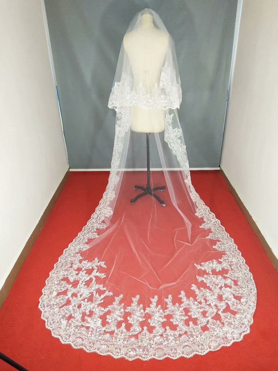 3M Long Wedding Veils Cathedral 2T Bridal Veil Accessories Lace Applique Sequins Bride Veil With Free Comb