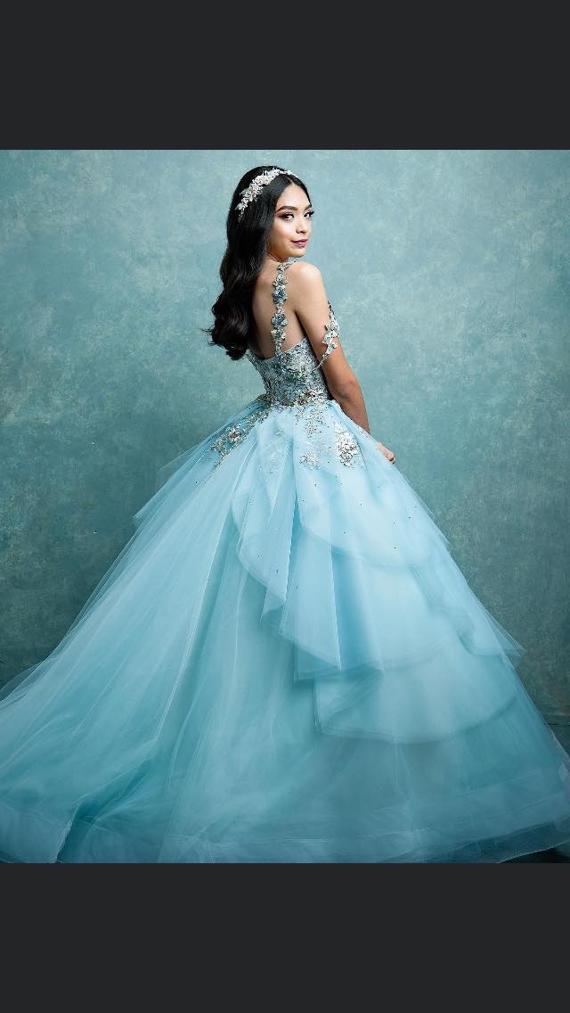 Quinceanera Dresses Ball Gown Spaghetti Straps Lace Applique Crystal Beads Blue Tulle Ruffles Sweet 16 Plus Size Formal Prom Evening Gowns