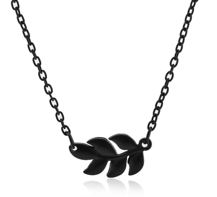 Small fresh necklace literary female necklace leaf grass pendant clavicle chain Wy449