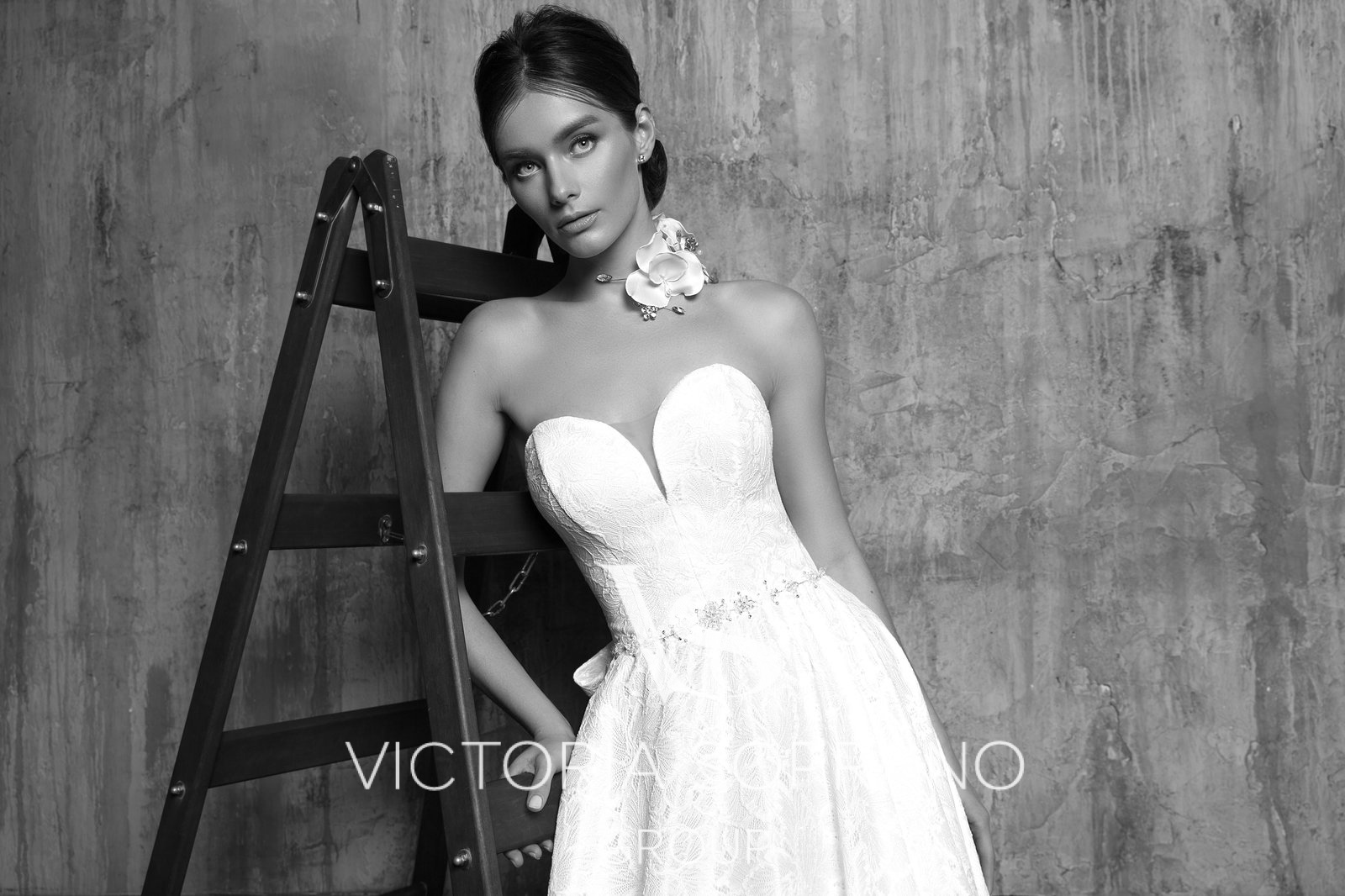 New Fashion Wedding Dresses Off Shoulder Sheer Long Sleeve A Line Bridal Gowns Sexy Backless Lace Appliques Bohemian Wedding Dress