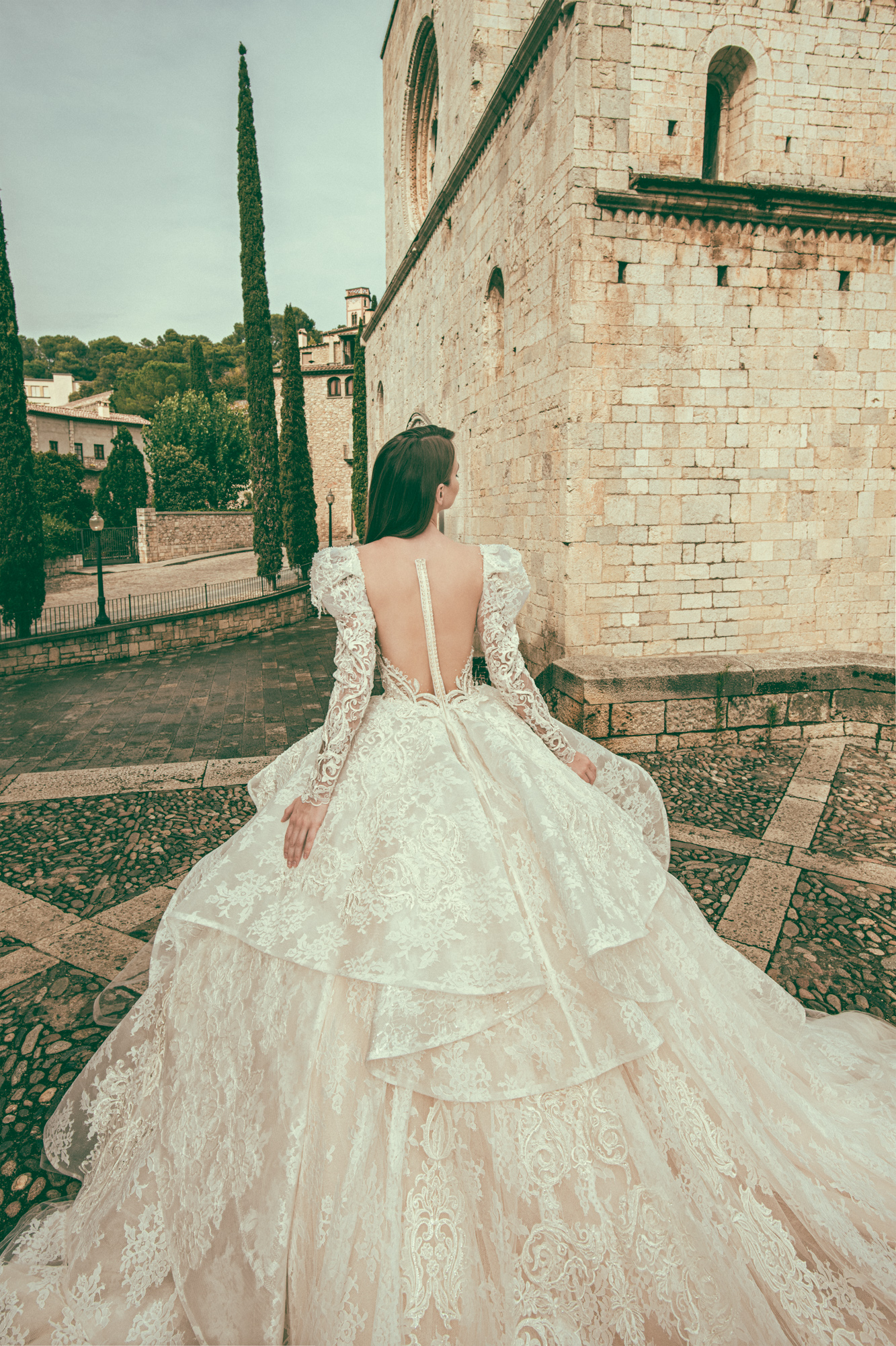 Modest Bohemian Corona Borealis Ball Gown Wedding Dresses Long Sleeve Tulle Lace Applique Pearls Wedding Gowns Sweep Train robe de mariée