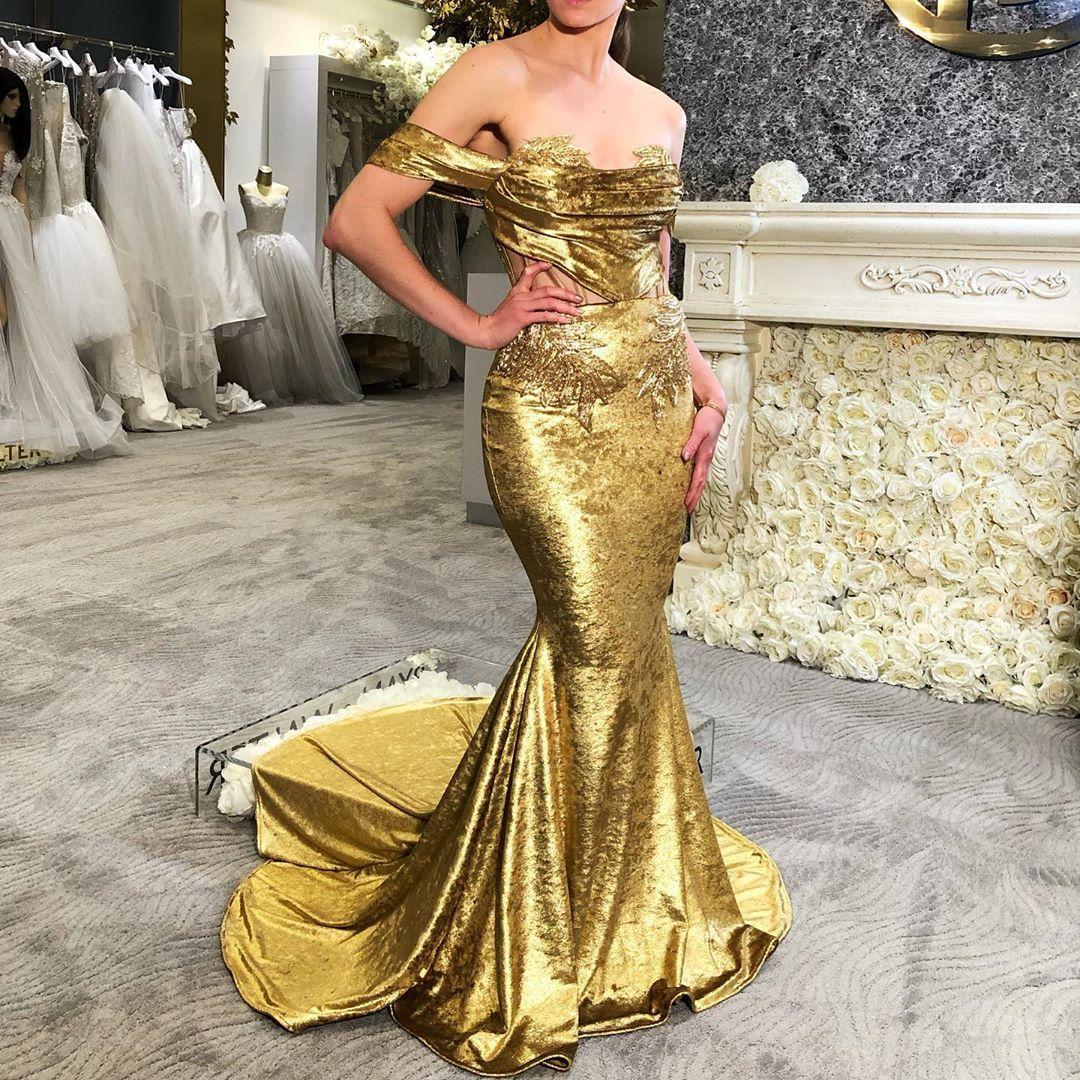 2020 Arabic Aso Ebi Gold Velvet Beaded Evening Dresses Off The Shoulder Mermaid Prom Dresses Formal Party Second Reception Gowns