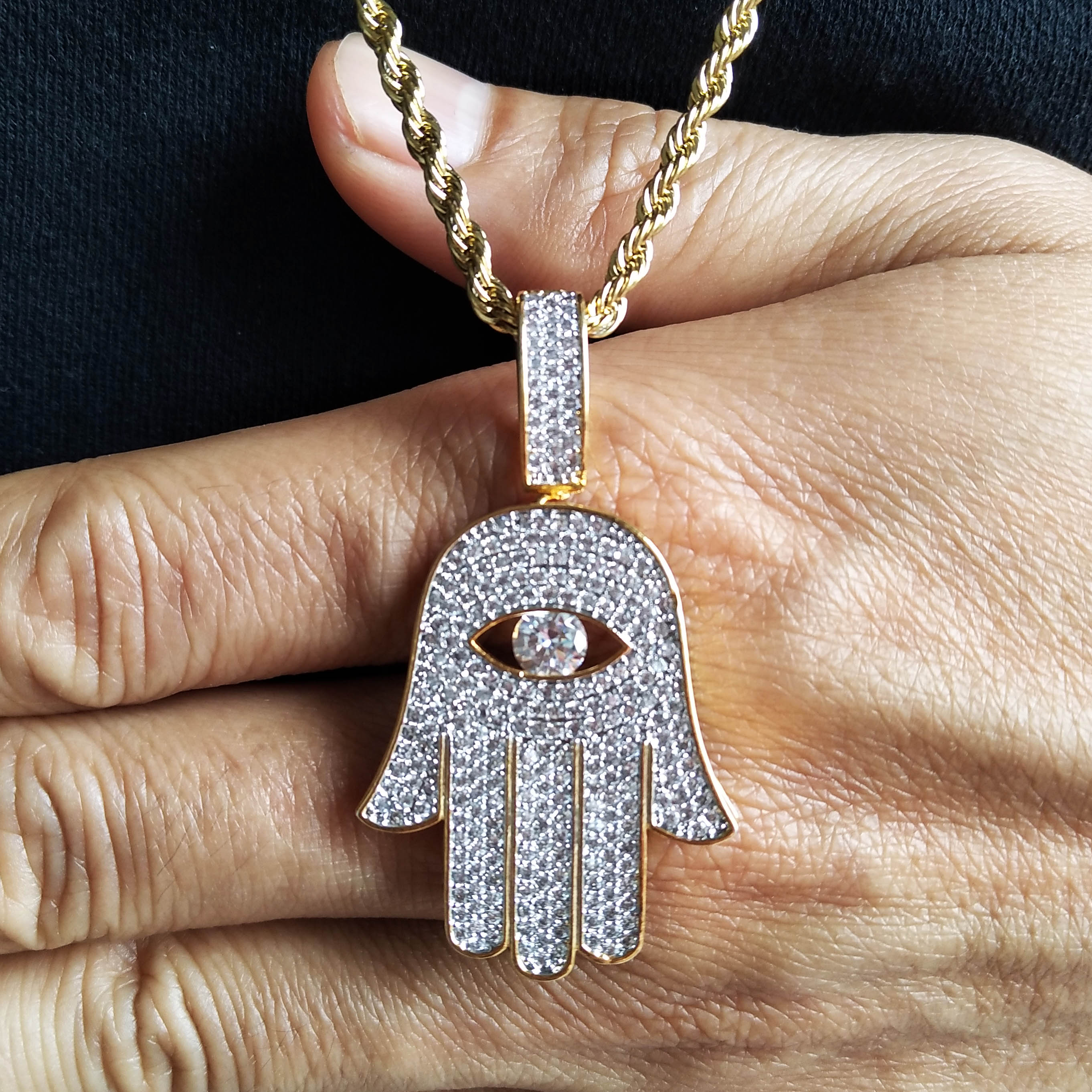 New Fashion 18K Gold Plated Copper Iced Out Fatima Hand Pendant Necklace Chain CZ Zirconia Vintage Talisman Jewelry Gifts for Men and Women