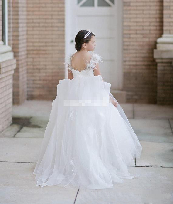 White Wedding Flower Girl Dresses with Crystal Appliques Feather A Line For Little Girls Backless Communion Birthday Party Dress
