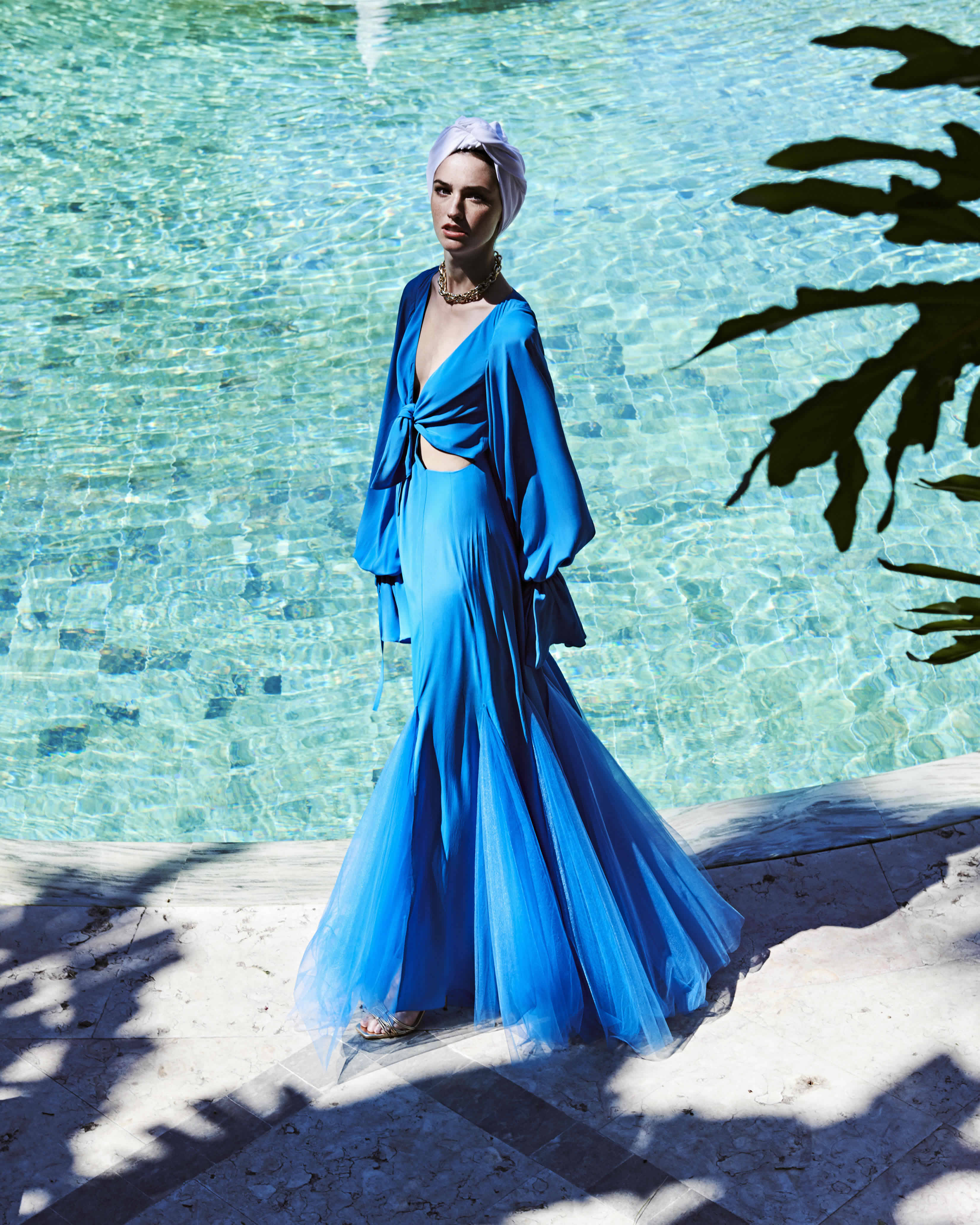 2022 Sapphire Evening Dresses Latest Design Deep V Neck Mermaid Prom Dress Floor Length Long Sleeve Formal Gowns