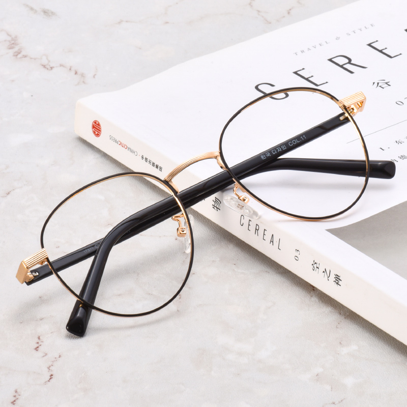 Blue light blocking glasses men round anti-blue light glasses women eyeglasses frame round clear lens retro Transparent
Blue light blocking glasses men round anti-blue light glasses women eyeglasses frame round clear lens retro Transparent
