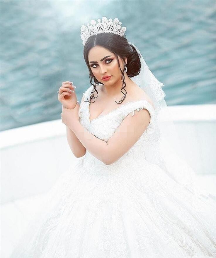 2020 Saudi Arabic Ball Gown Princess Wedding Dresses V-Neck Lace Appliques Corset Back Plus Size Mariage Gowns Court Train Robe De Mariee