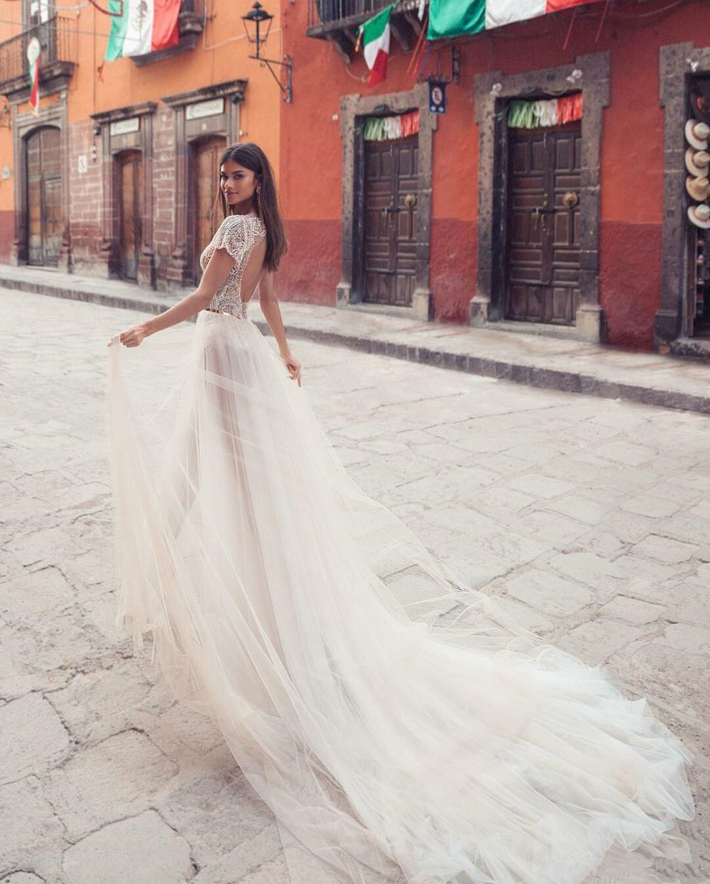 2020 New Julie Vino Wedding Dresses Sexy V Neck Bridal Gowns Two Sides Split Tulle Illusion Princess Boho Beach Wedding Dress Cheap