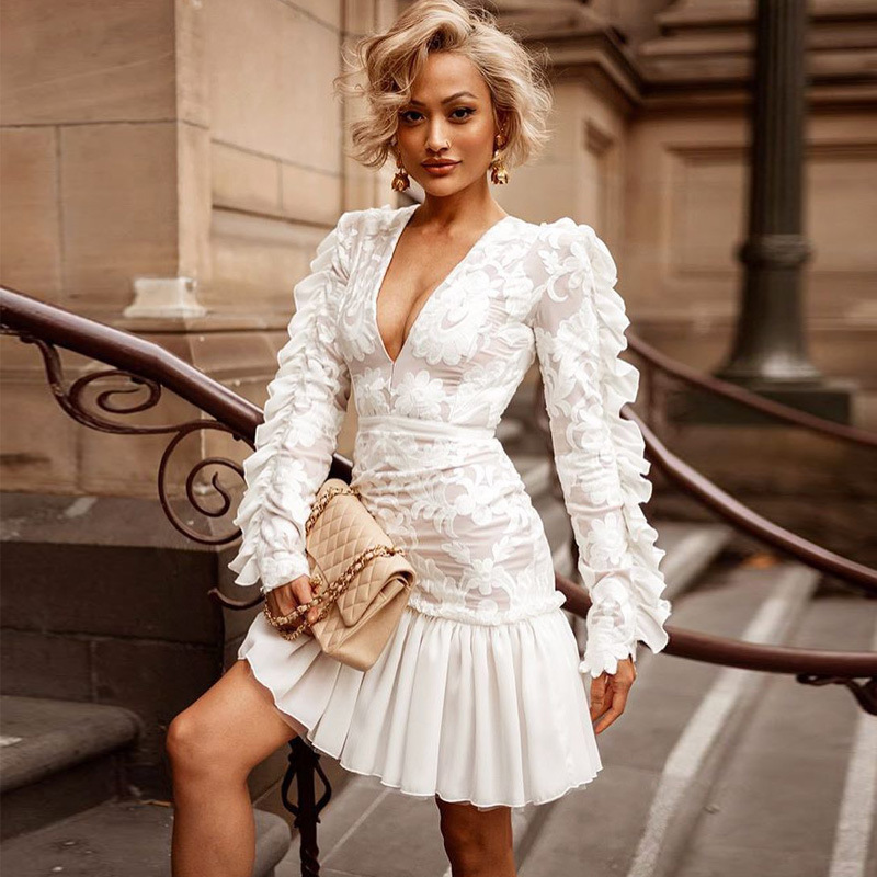 Luxury White V Neck Lace A Line Homecoming Dresses Long Sleeves Applique Tiered Layers Short Party Cocktail Prom Evening Dresses