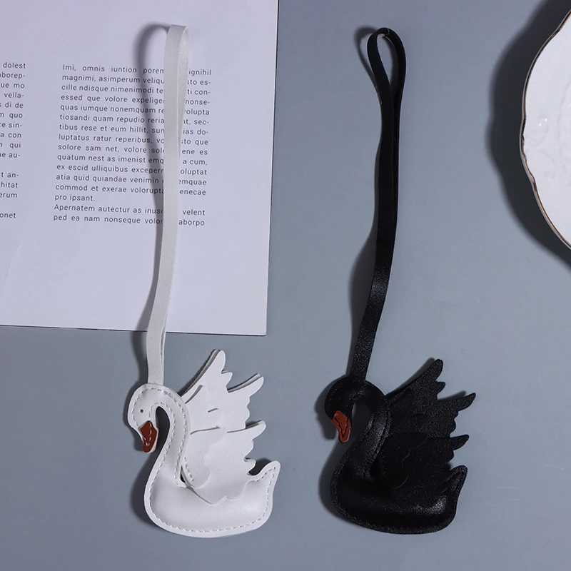 Handmade PU Leather Black And White Swan Couple Keychain Gift Suitable For Bag Charm Accessories Cute Decoration Z260831 - view 6