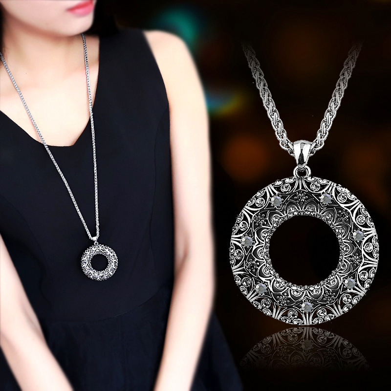 VVS Moissanite Retro Hollow Round Pendant Necklace Vintage Carved Pattern Long Sweater Chain Jewelry For Women Daily Party Wear - view 5