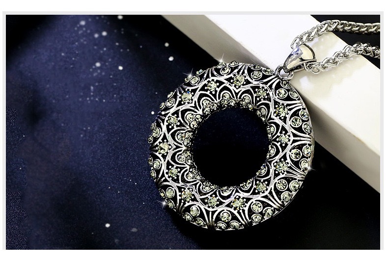 VVS Moissanite Retro Hollow Round Pendant Necklace Vintage Carved Pattern Long Sweater Chain Jewelry For Women Daily Party Wear - view 8