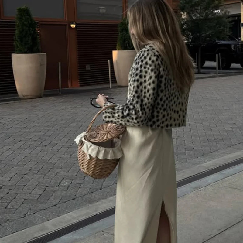Women Faux Fur Leopard Jacket Stand Collar Hidden Buttons Cropped Coat 2026 Autumn Fashion High Street Date Party Outerwear 260901 - view 5