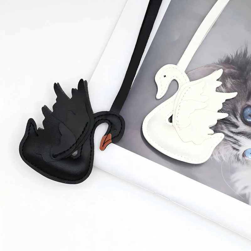 Handmade PU Leather Black And White Swan Couple Keychain Gift Suitable For Bag Charm Accessories Cute Decoration Z260831 - view 4