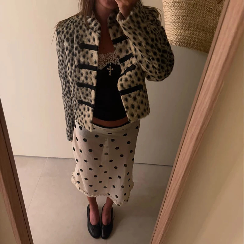 Women Faux Fur Leopard Jacket Stand Collar Hidden Buttons Cropped Coat 2026 Autumn Fashion High Street Date Party Outerwear 260901 - view 7