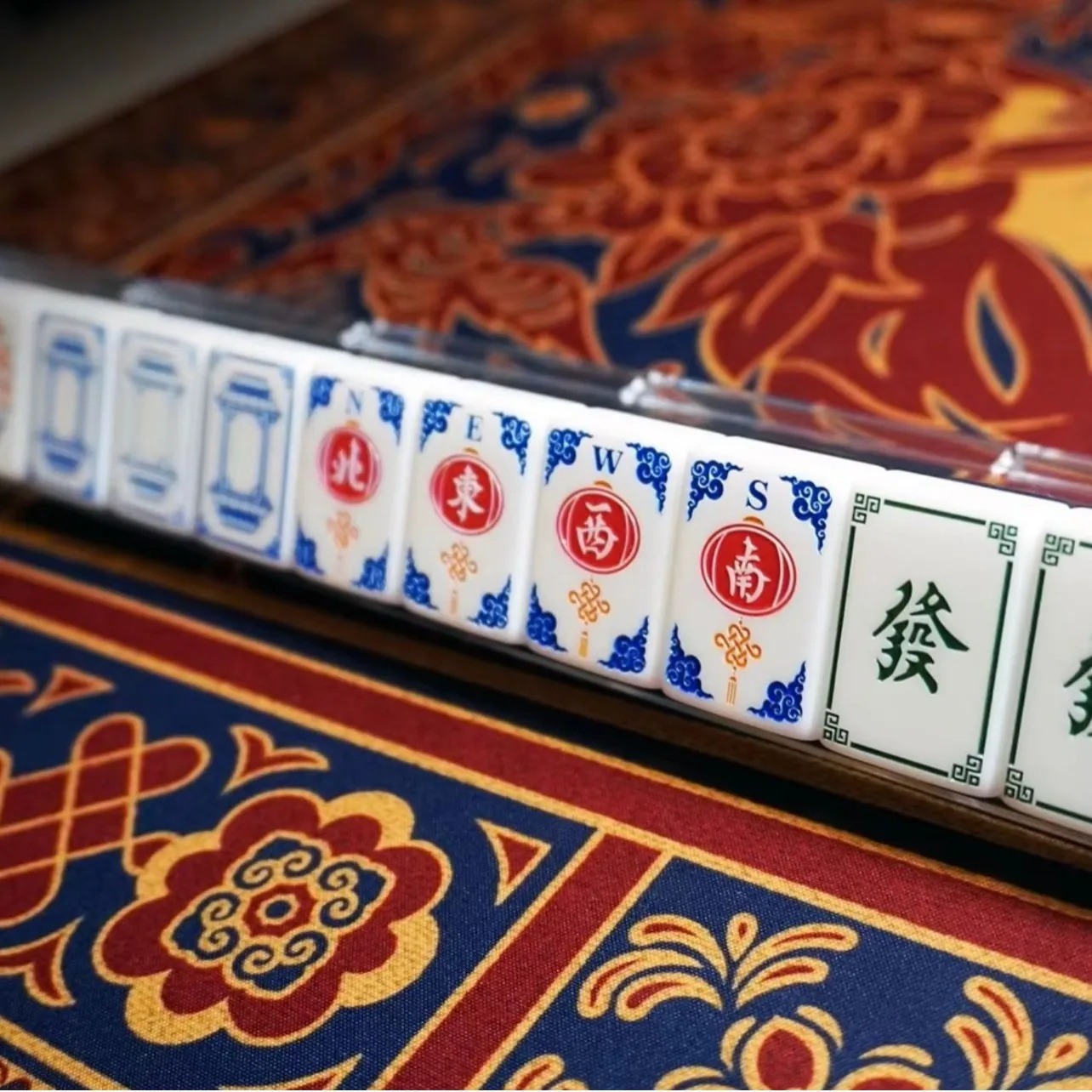 y Acrylic American Mahjong Set 160 Tiles Portable Mah Jongg Game for Gathering Party Leisure Perfect Festival Surprise Gift 260904 - view 5