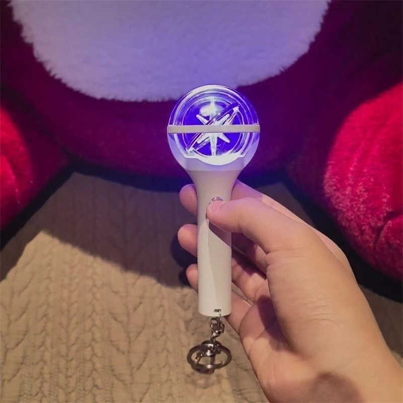 Kpop Idols Girls Mini Light Stick Key Chains MANON SOPHIA DANIELA LARA MEGAN YOONCHAE Lights Keyrings Bag Pendants Fans Gifts S2609048V2C
